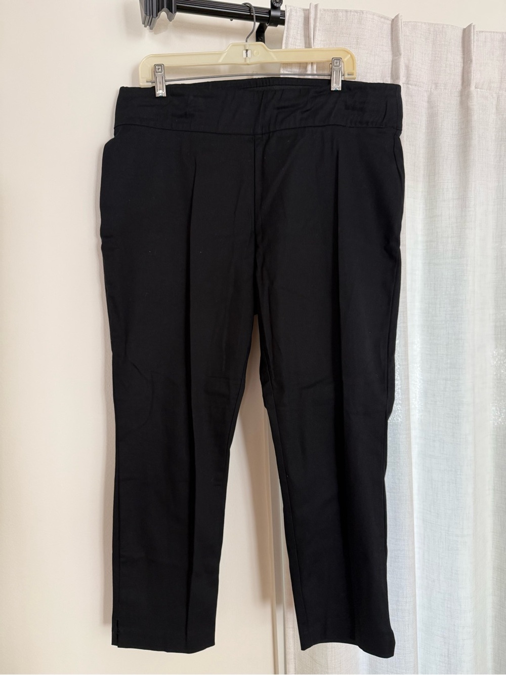 Old Navy Black Straight-Leg Women's Pants